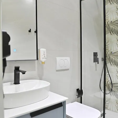 Galeria's Rooms, Tirana, Self Check-in Apartment *