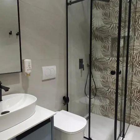 Galeria's Rooms, Tirana, Self Check-in Apartment *